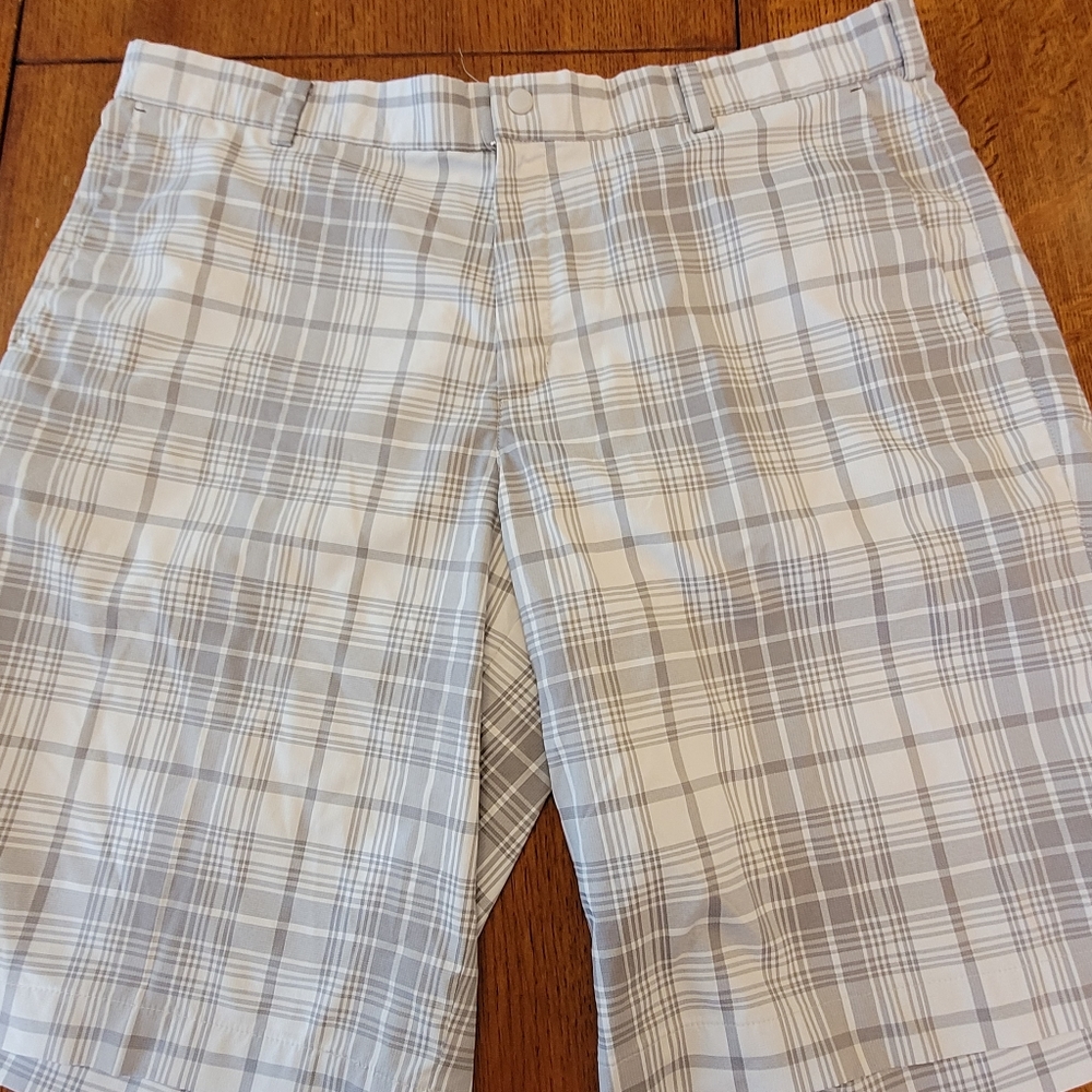 Nike Men Golf Shorts size 38